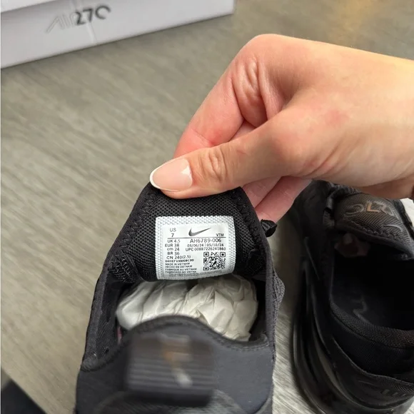 Women’s Nike Air Max 270 - Picture 4 of 5